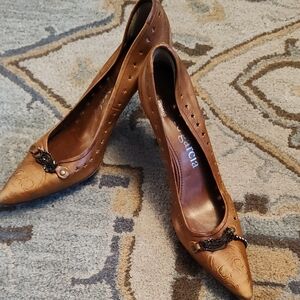 Pedro Garcia Brown Pointed Toe Star-Cut Heels with Decorative Accent